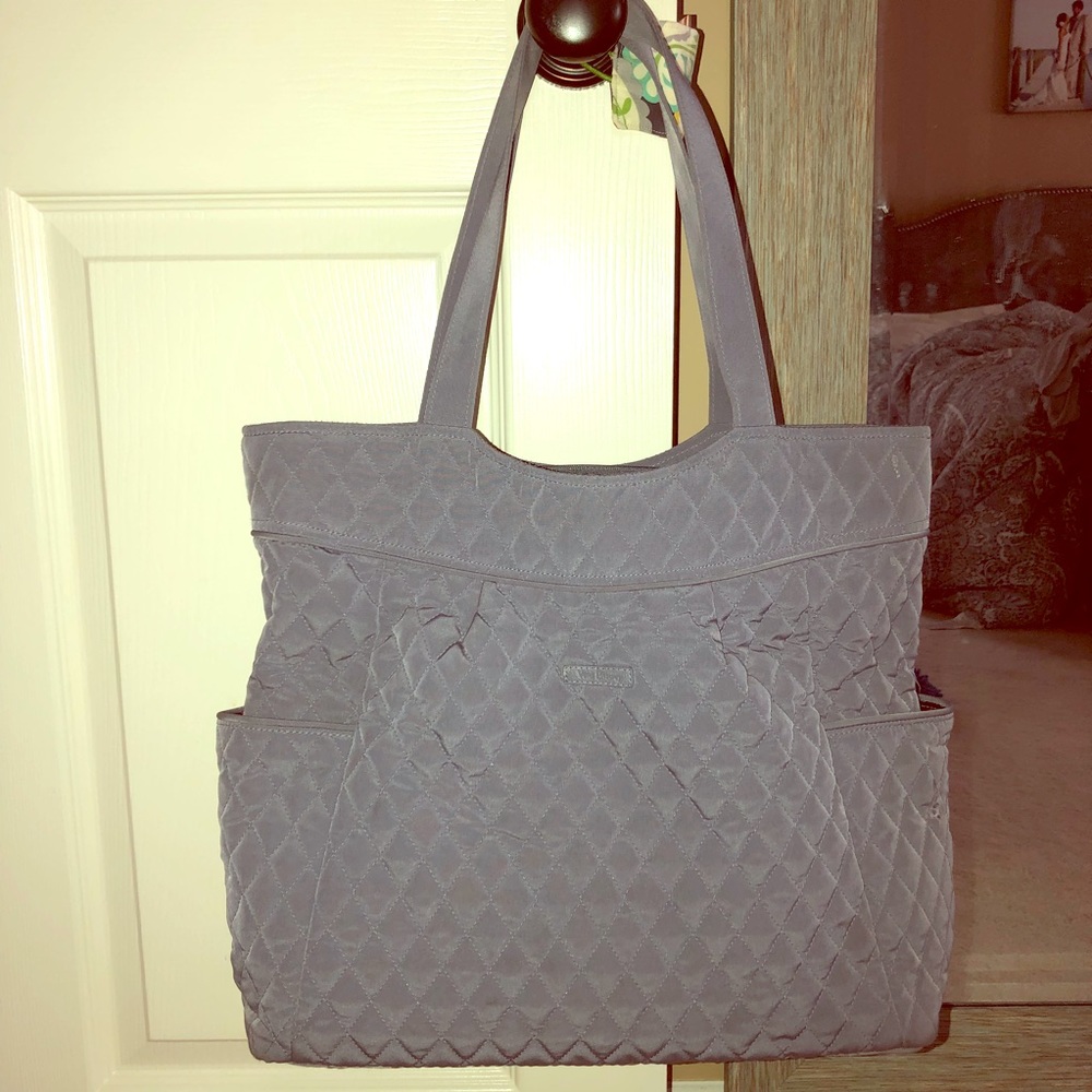 Vera Bradley large purse. Gray.Excellent condition